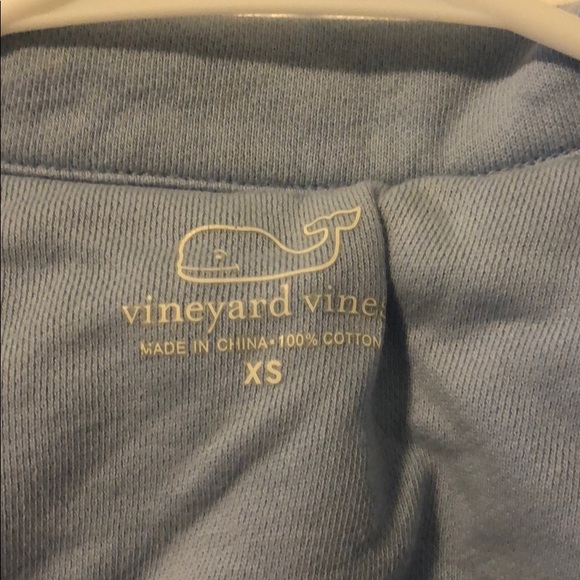 Women’s vineyard vines pull over - Picture 2 of 4